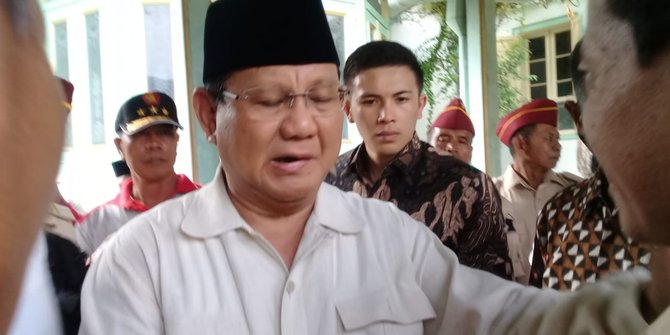 Prabowo Subianto, Calon Presiden Indonesia periode 2019 dengan nomor urut 02 ini mengklaim bahwa harga beras dan harga daging ayam di Indonesia, Terlalu Tinggi bahkan menjadi yang tertinggi di dunia.